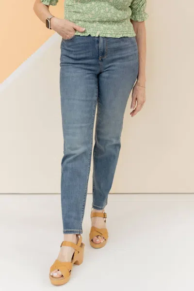 Judy Blue High Waist Straight Leg Jean In Mid Wash