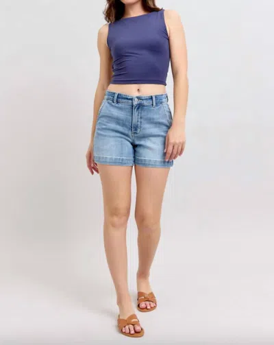 Judy Blue Mid Rise Trouser Hem Short In Medium Wash In Blue