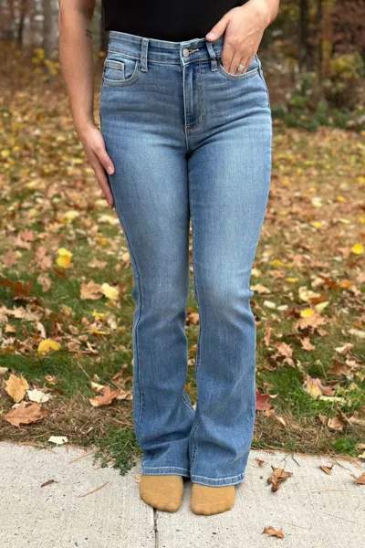 Judy Blue Keep It Classic Contrast Bootcut Jeans In Medium Wash In Blue
