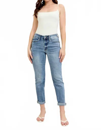 Judy Blue Mid Rise Boyfriend Jeans In Bleach Wash In Blue