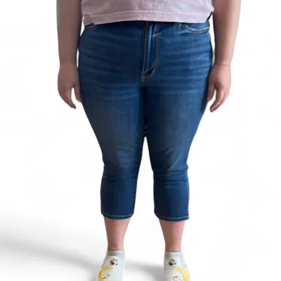 Judy Blue Mid Rise Capri Jean In Blue