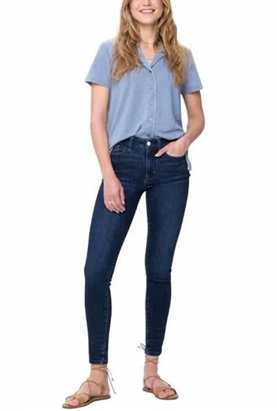 Judy Blue Mid Rise Crinkle Ankle Skinny Jeans In Dark Wash In Blue