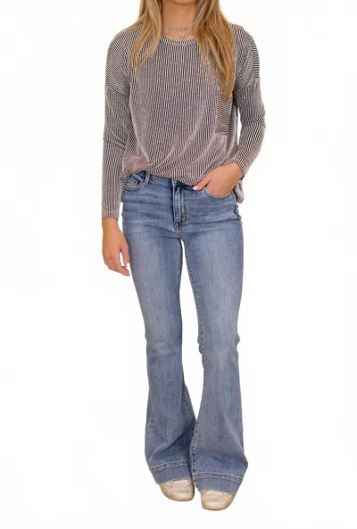Judy Blue Mid Rise Flare Leg Jeans In Medium Blue