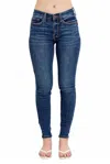 Judy Blue Mid Rise Handsand Classic Skinny Jean In Medium Wash In Blue