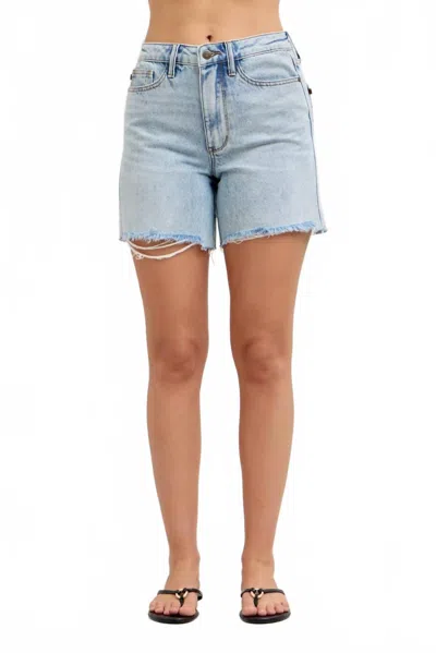 Judy Blue Mid Rise Rigid Magic Dad Shorts In Medium Wash In Blue