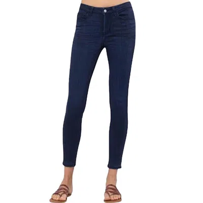 JUDY BLUE MID RISE SKINNY FIT JEANS IN DARK BLUE