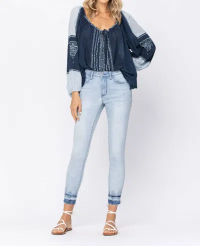 Judy Blue Mid Rise Skinny Fit Frayed Bottom Jean In Light Blue