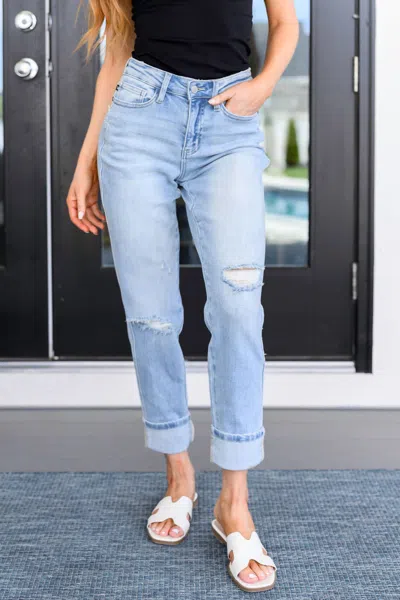 Judy Blue Mid Rise Star Pocket Boyfriend Jean In Light Wash In Blue