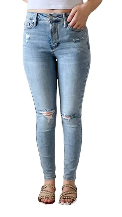 Judy Blue Mid Rise Tummy Control Distressed Jeans In Light Wash In Blue