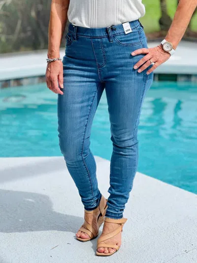 Judy Blue On The Go Jegging In Blue