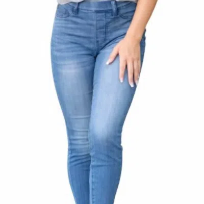 Judy Blue Pull On Skinny Fit In Blue