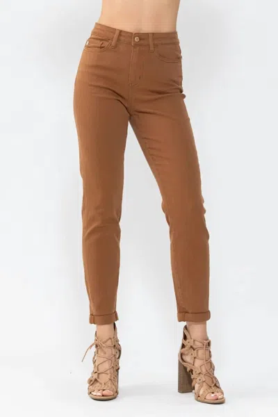JUDY BLUE SLIM FIT JEAN IN BROWN