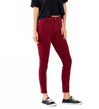 JUDY BLUE WOMEN'S TUMMY CONTROL SKINNY JEANS IN GARNET