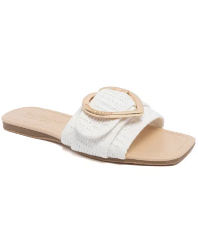 Juicy Couture Women's Zapphire Heart Buckle Slide Flat Sandals In White