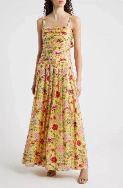 Julia Jordan Pleated Floral Print Sleeveless Gown In Yellow