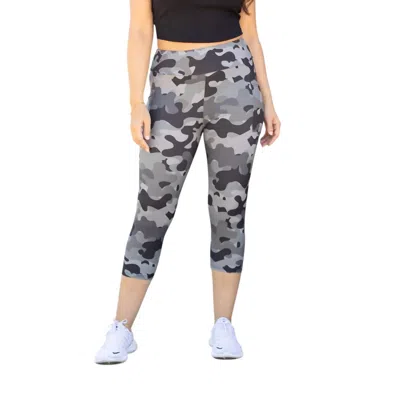 Julia Rose Capri Leggings With Pockets In Ace Camo In Multi