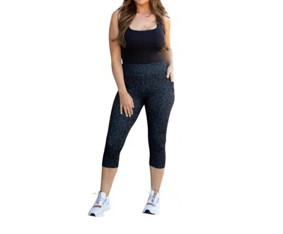 Julia Rose Capri Leggings With Pockets In Black Leopard In Multi