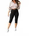 Julia Rose Lillian Sculpting Crossover Capris In Black In Black