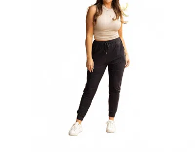 Julia Rose Reagan Jogger Pant In Black