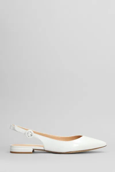 Julie Dee Ballet Flats In White