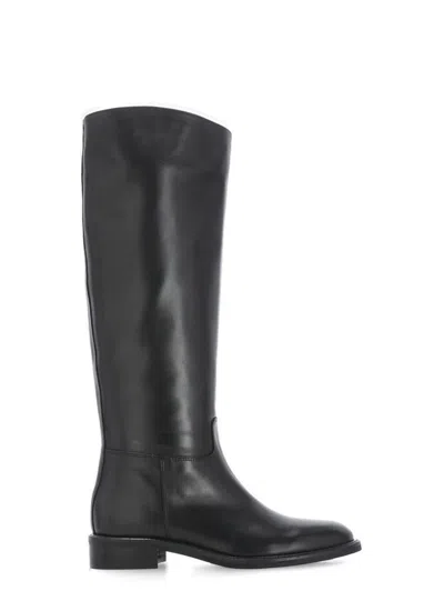 Julie Dee Boots In Black