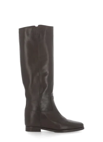 Julie Dee Crust Boots In Brown