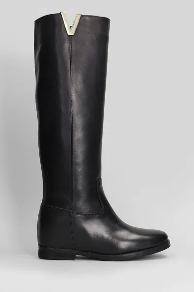 Julie Dee In Black Leather