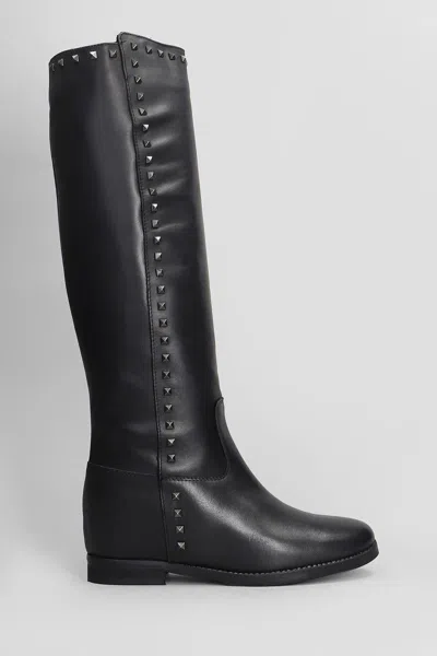 Julie Dee Low Heels Boots In Black