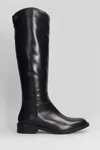 Julie Dee Low Heels Boots In Black Leather In Black
