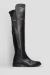 Julie Dee Low Heels Boots In Black Leather In Black