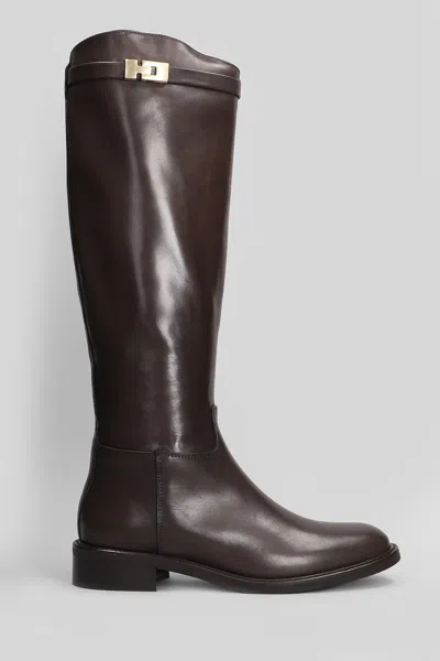 Julie Dee Low Heels Boots In Dark Brown Leather