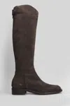 Julie Dee Low Heels Boots In Taupe Suede In Brown