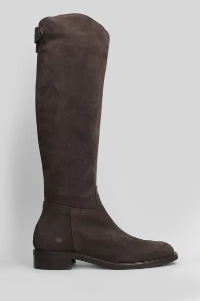 Julie Dee Low Heels Boots In Taupe Suede In Brown