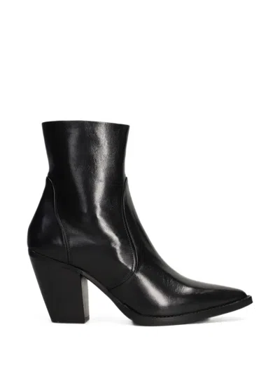 Julie Dee Pointed-toe Leather Boots In Black