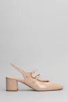 Julie Dee Pumps In Powder Leather