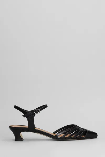 Julie Dee Pumps