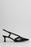 Julie Dee Pumps In Black Leather In Black