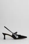 Julie Dee Pumps In Black Leather In Black