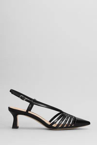 Julie Dee Pumps In Black Leather