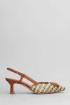 Julie Dee Pumps In Leather Color Raffia In Leather Color
