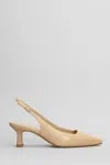 Julie Dee Pumps In Powder Leather In Powder