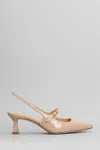 Julie Dee Pumps In Powder Leather In Powder