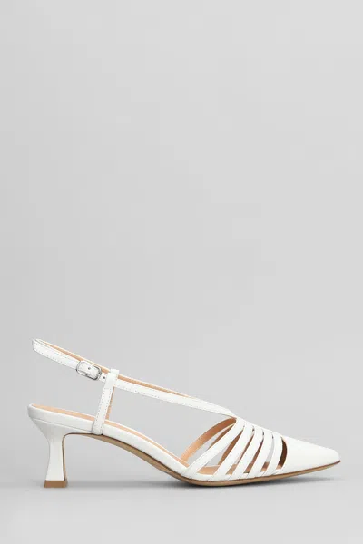 JULIE DEE PUMPS IN WHITE LEATHER