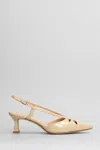 Julie Dee Pumps In Powder Leather In Powder