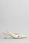 Julie Dee Pumps In White Leather In White