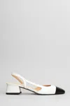 Julie Dee Pumps In White Leather In White