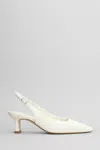Julie Dee Pumps In White Leather In White
