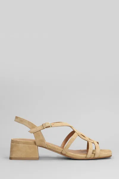 Julie Dee Sandals In Beige Suede