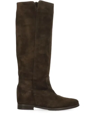 Julie Dee Side-vents Round-toe Boots In Brown