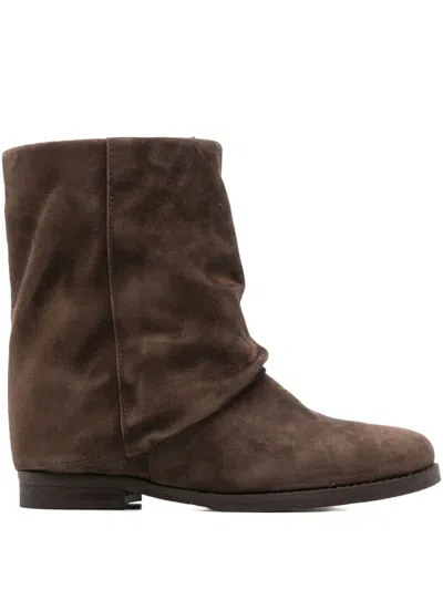 Julie Dee Suede Boots In Brown